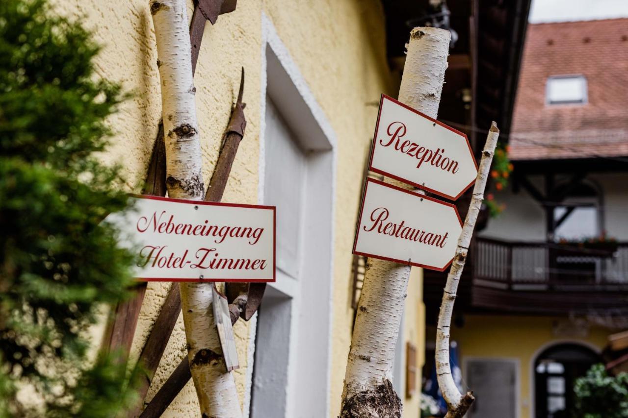 Hotel Bayrischer Loewe Osterhofen Exterior photo